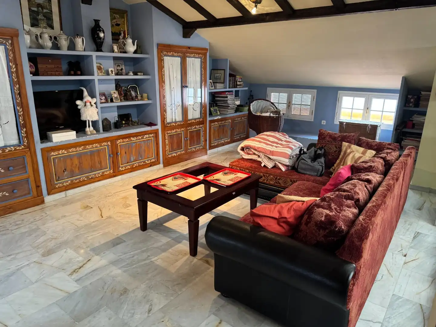 Sala d'estar de Casa adosada en venda en Morón de la Frontera amb Aire condicionat, Jardí privat i Moblat