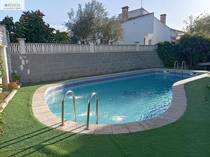 Piscina de Planta baixa en venda en Torredembarra amb Calefacció, Jardí privat i Terrassa