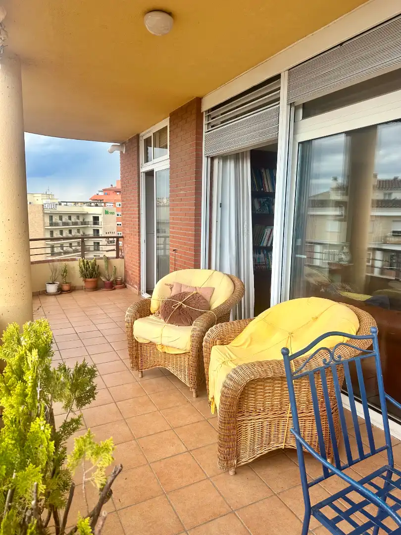 Terrasse von Dachboden zum Verkauf in Figueres mit Klimaanlage, Heizung und Terrasse