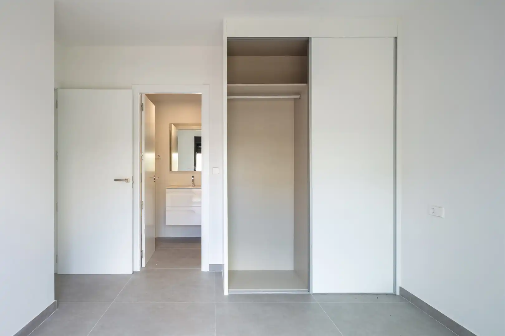 Mini appartamento con piscina in vendita a Montañar - El Arenal, imagen 17