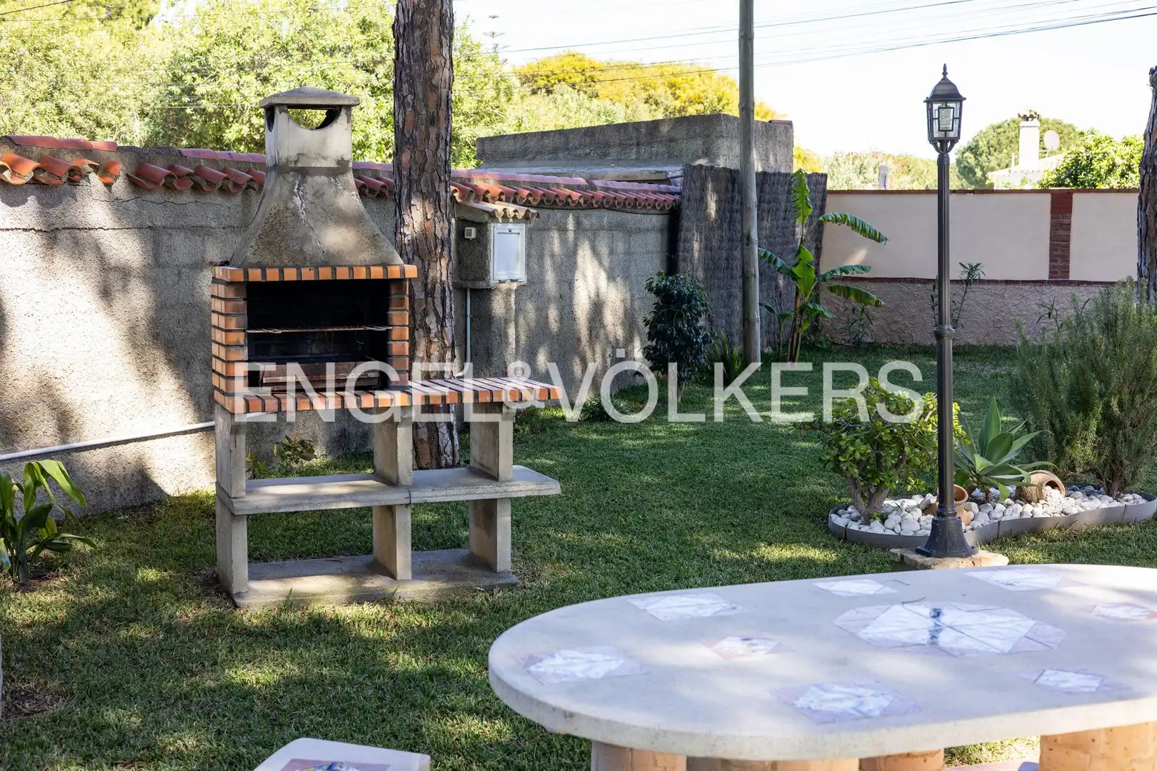 Terrassa de Casa o xalet en venda en Chiclana de la Frontera amb Calefacció, Jardí privat i Terrassa