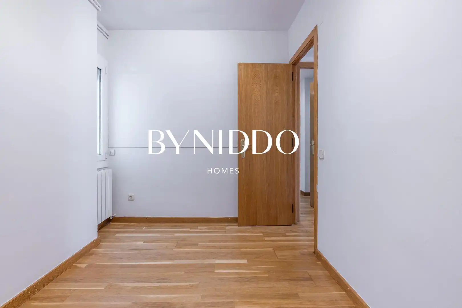 Bedroom of Flat for sale in Sant Cugat del Vallès  with Air Conditioner, Heating and Parquet flooring