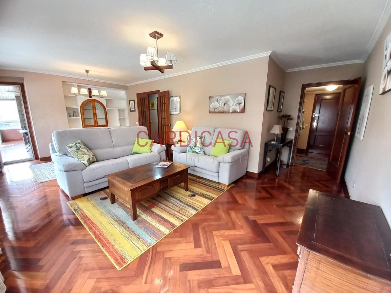 Sala d'estar de Pis de lloguer en Vigo  amb Calefacció, Parquet i Terrassa