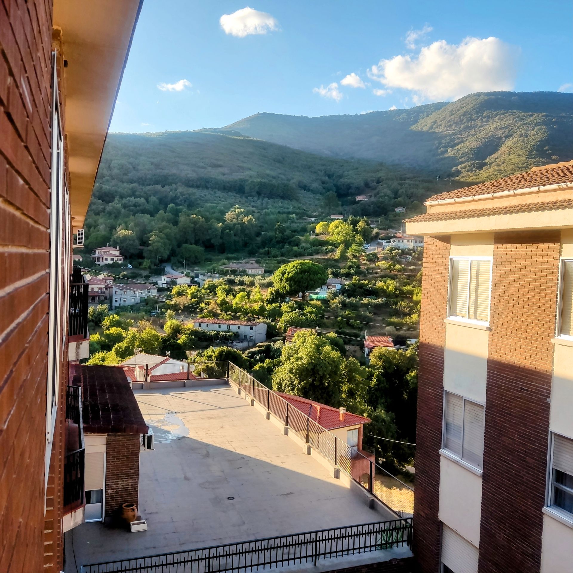 Vista exterior de Piso en venta en Losar de la Vera con Terraza y Trastero