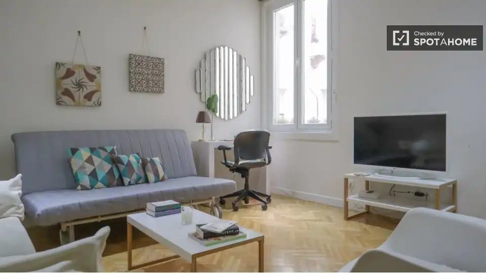 Room in Cortes - Huertas