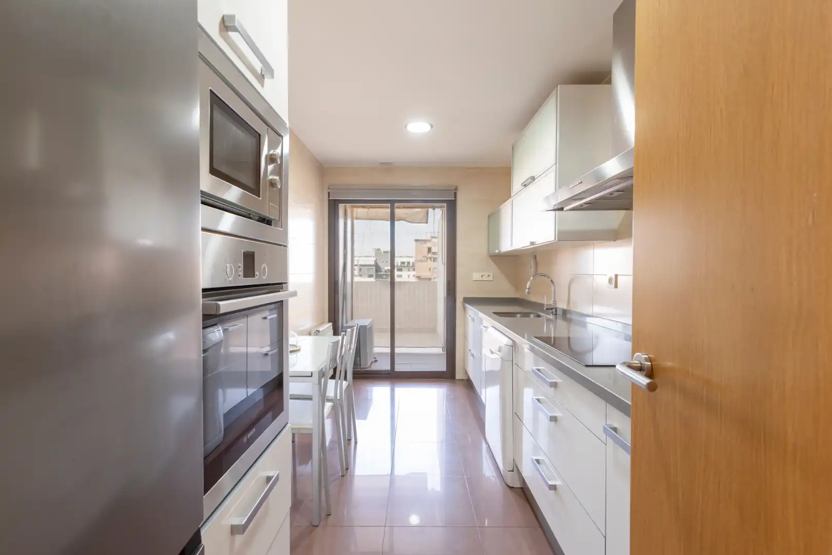 Kitchen of Flat for rent in Granada  with Air Conditioner, Heating and Parquet flooring