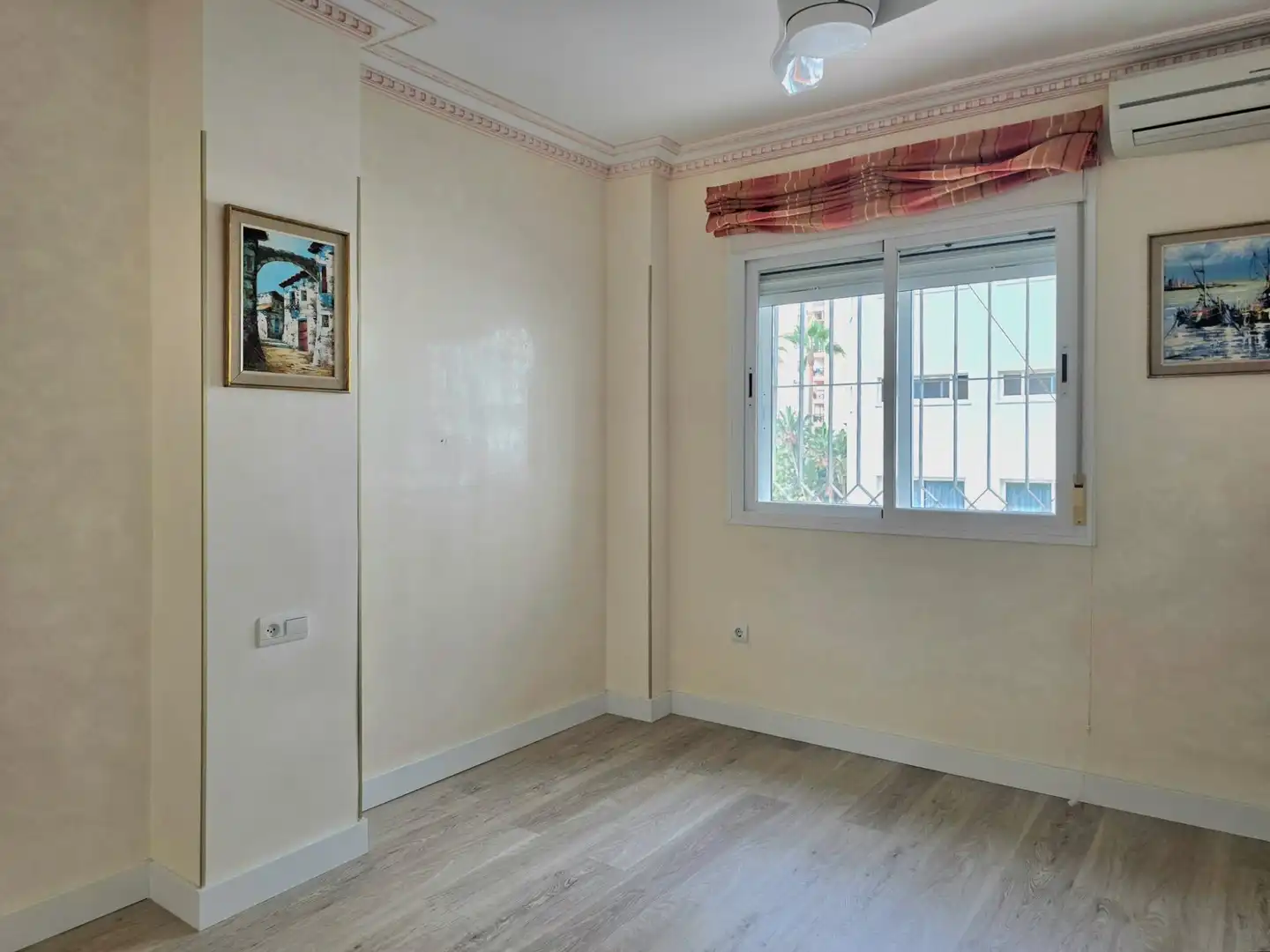 Habitación de Piso en venta en Torremolinos con Aire acondicionado, Calefacción y Jardín privado