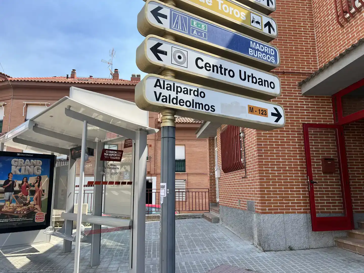 Exterior view of Houses for sale in Algete  with Balcony