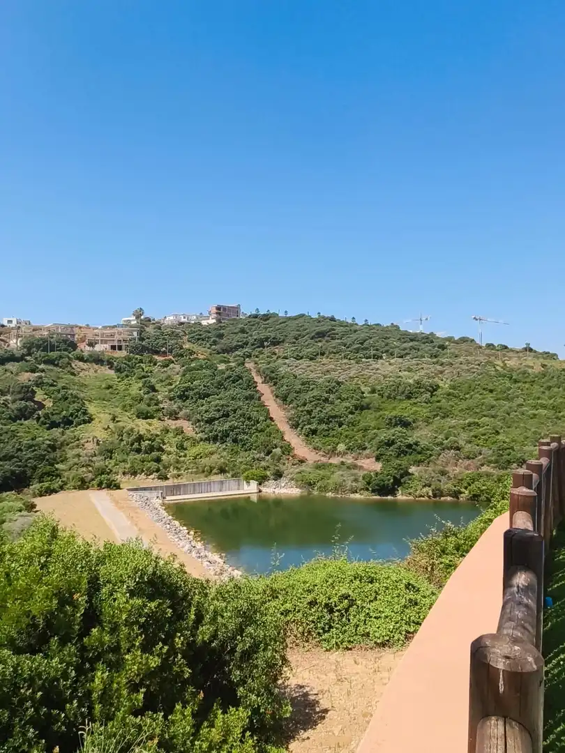 Vista exterior de Àtic en venda en La Alcaidesa amb Terrassa, Moblat i Piscina comunitària