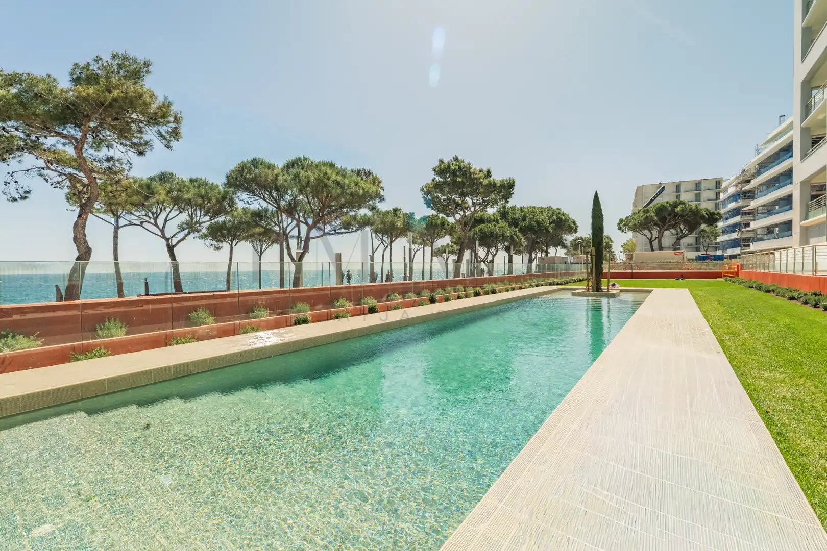 Piscina de Apartamento en venta en Castell d'Aro, Platja d'Aro i s'Agaró con Aire acondicionado, Calefacción y Horno