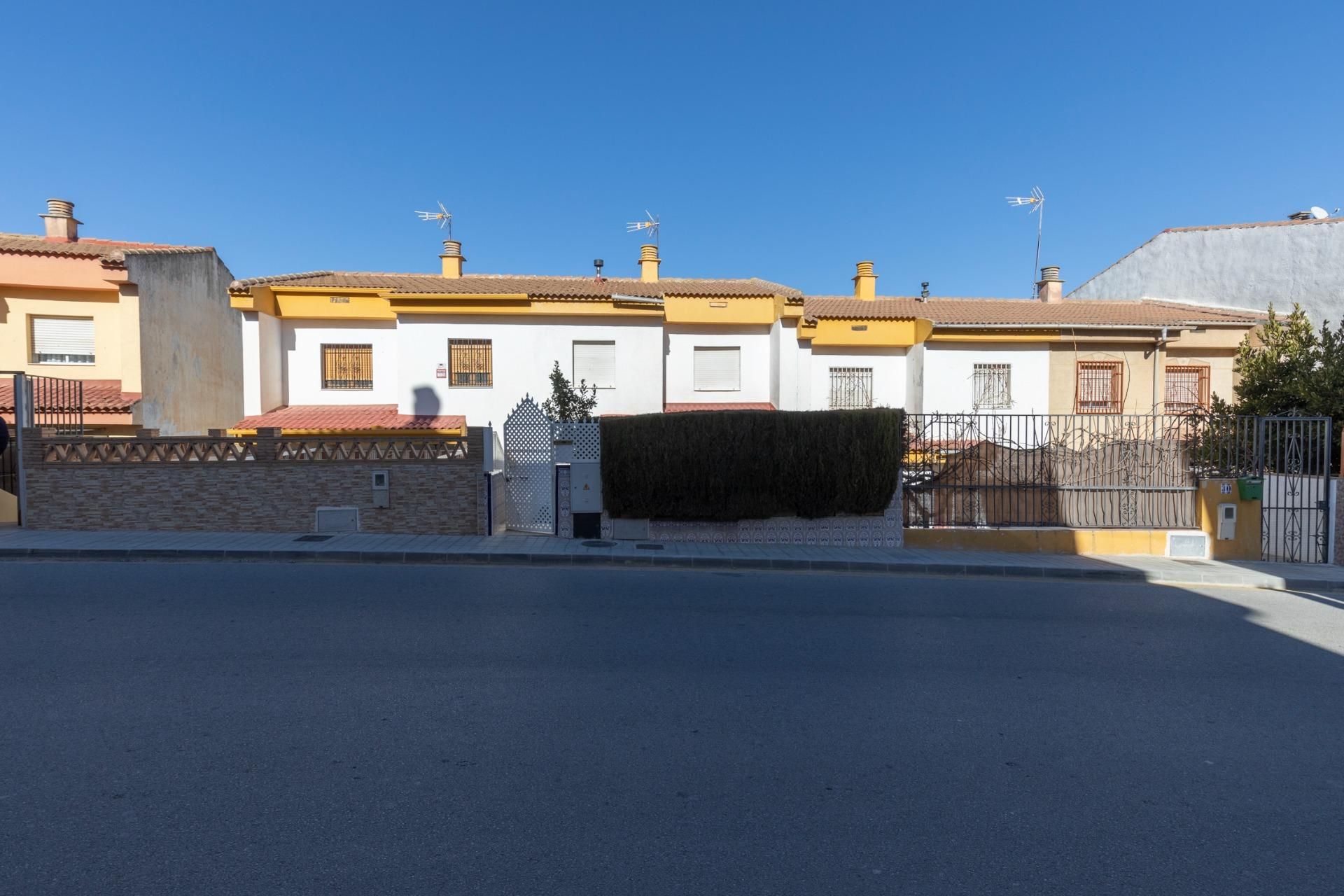 Single-family semi-detached for sale in Iznalloz