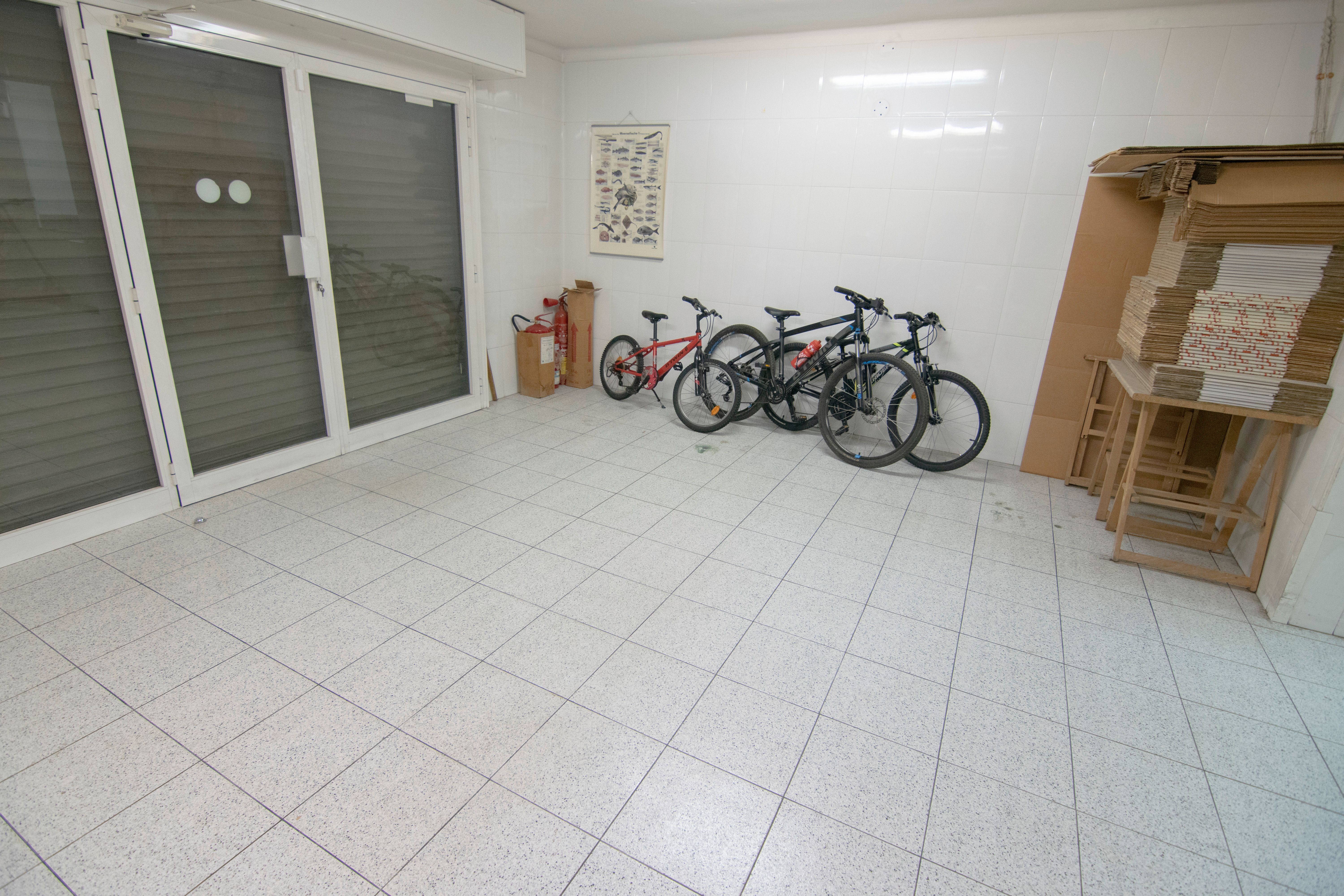 Premises for rent in N/A, Porta
