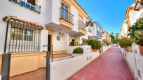 Außenansicht von Einfamilien-Reihenhaus miete in Marbella mit Klimaanlage, Terrasse und Balkon