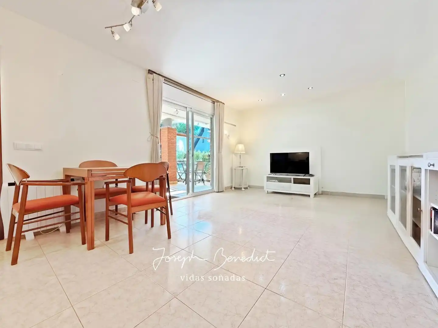 Living room of Houses for sale in Castelldefels  with Air Conditioner, Heating and Private garden