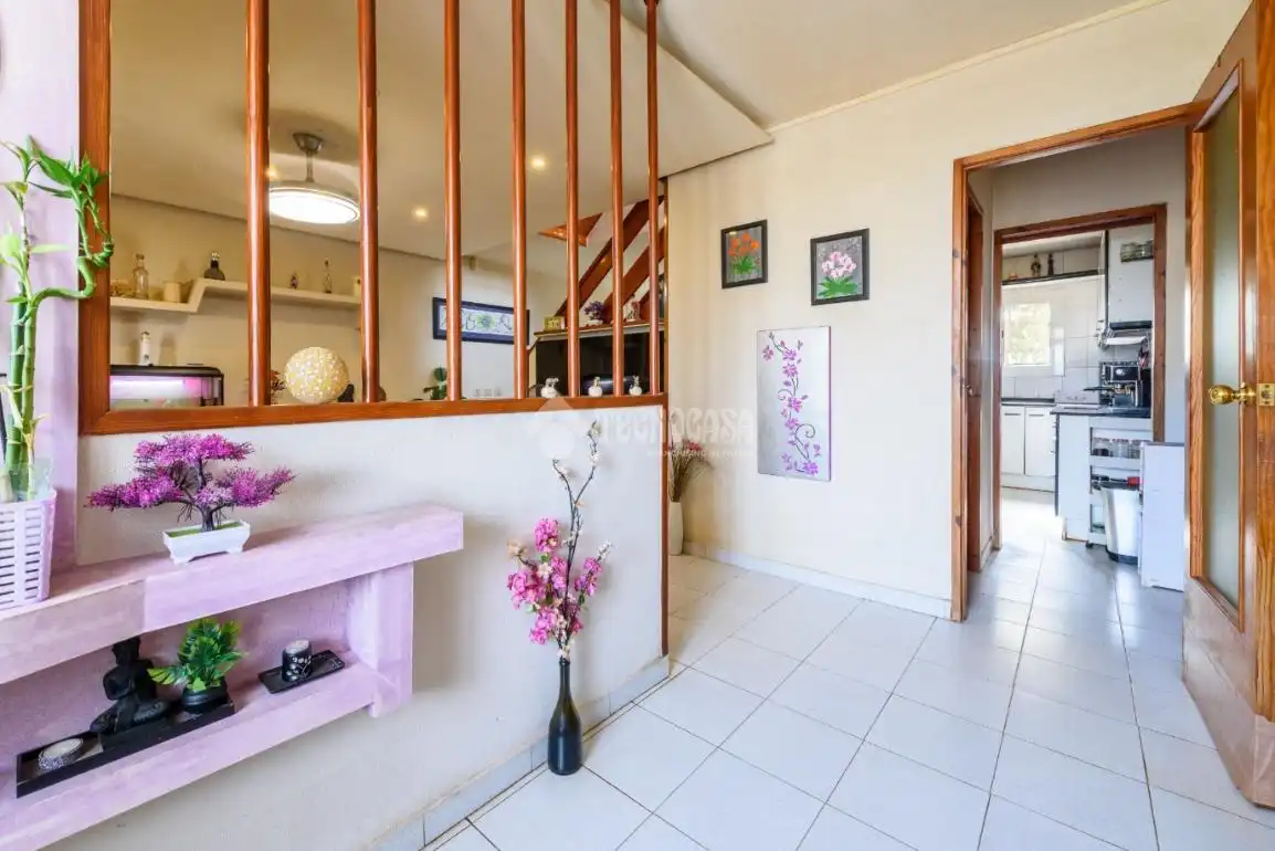 Semi-detached house with terrace for sale in Av. Corts Catalanes, imagen 3