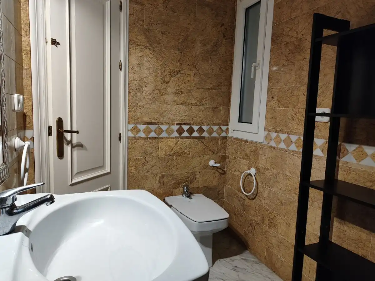 Bathroom of Apartments for rent in Huelva  with Air Conditioner and Furnished