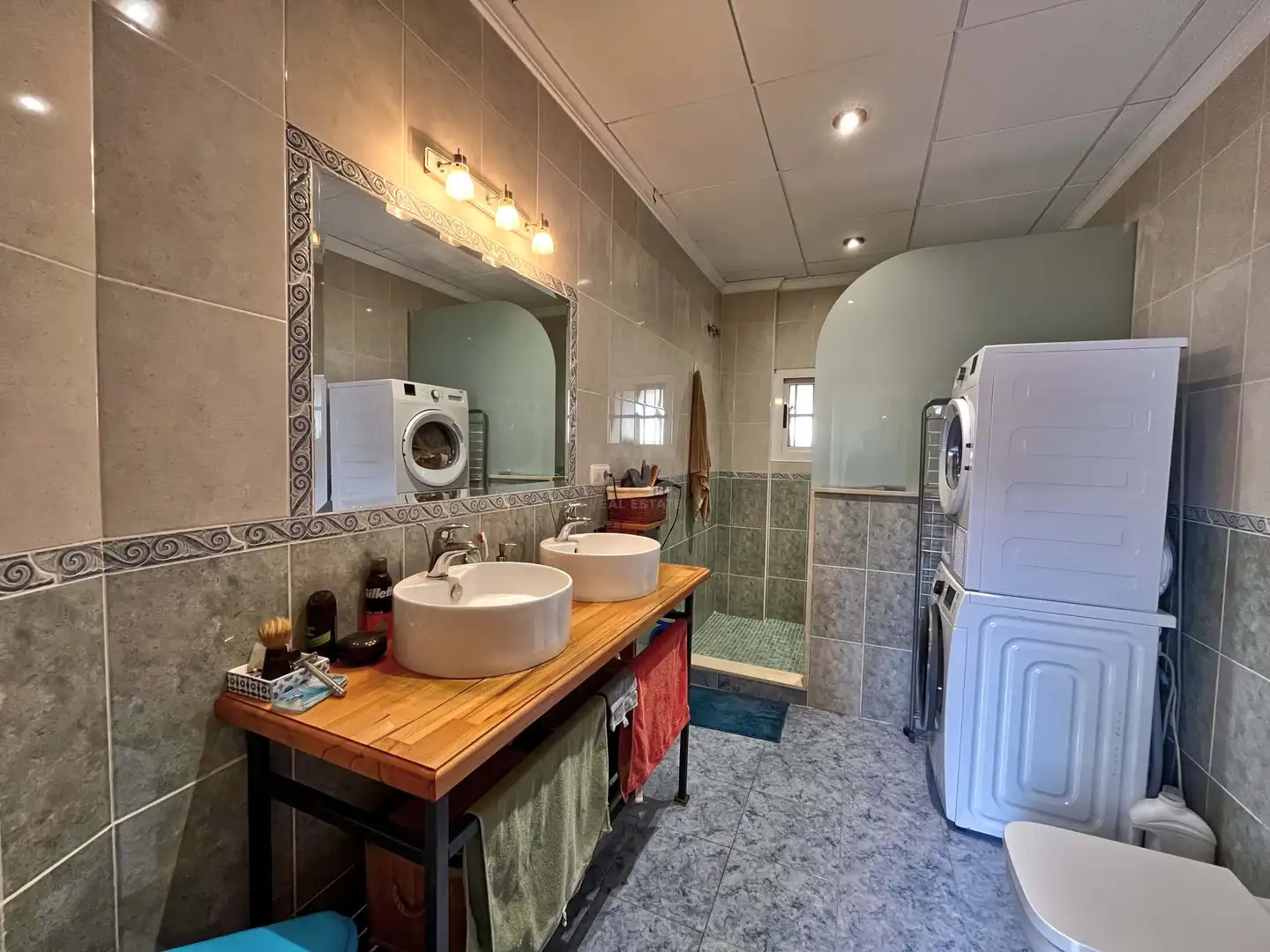 Bathroom of Houses for sale in Villena  with Air Conditioner, Terrace and Swimming Pool