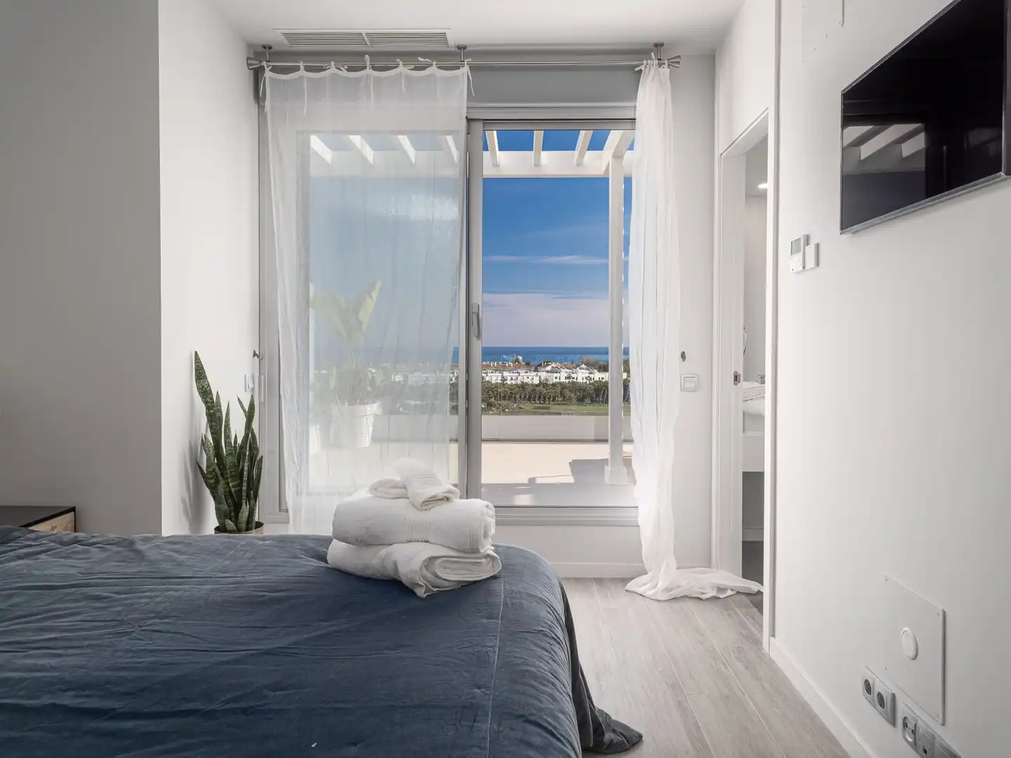 Habitación de Ático de alquiler en Estepona con Aire acondicionado, Terraza y Trastero