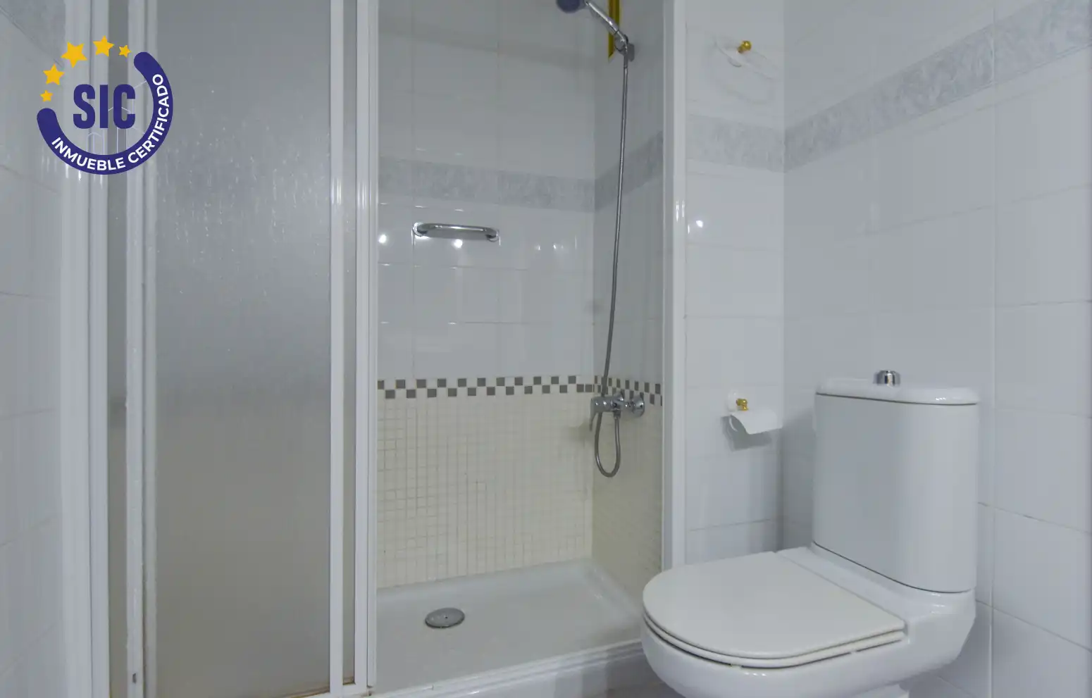 Baño de Piso en venta en Valencia con Calefacción y Amueblado