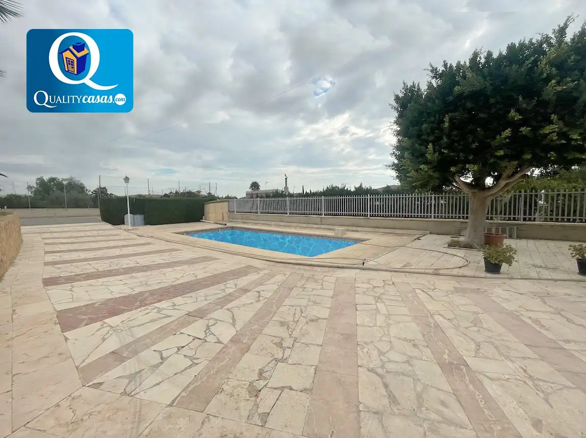 Piscina de Casa o xalet en venda en Elche / Elx amb Terrassa i Traster
