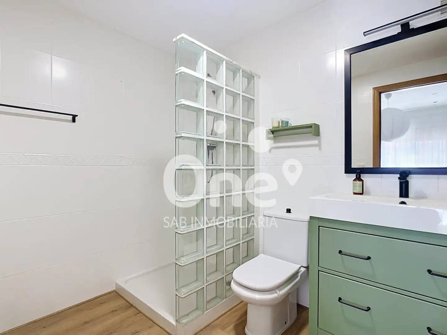 Baño de Piso en venta en La Pobla de Vallbona con Aire acondicionado, Trastero y Horno