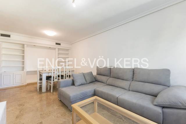 Piso en Alquiler en Avinguda del Professor López Piñero en Ciutat de les Ciències i de les Arts - Justicia