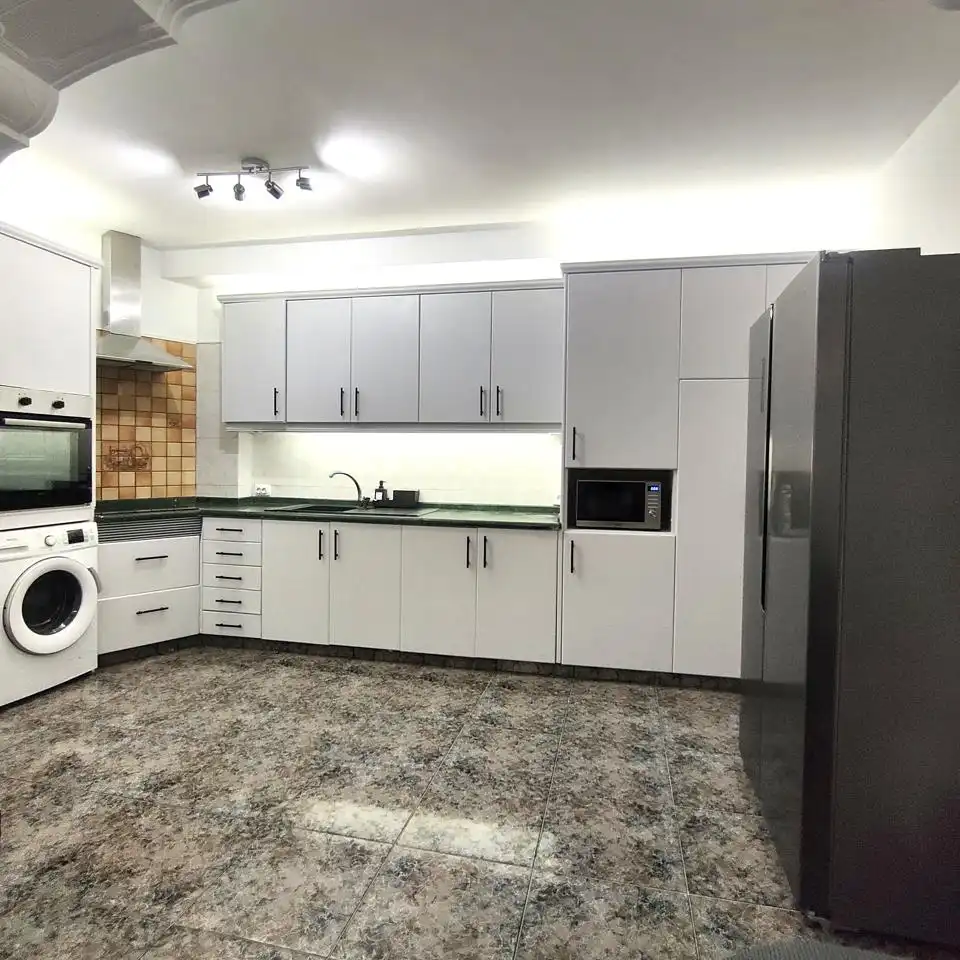 Cuina de Apartament de lloguer en Telde amb Traster i Moblat