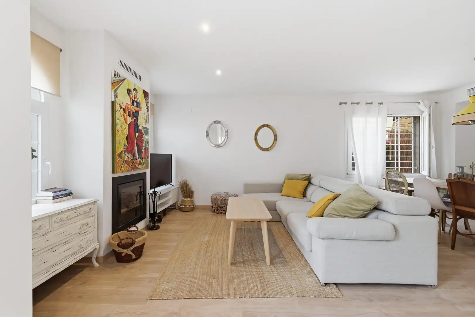 Living room of Houses for sale in La Pobla de Vallbona  with Air Conditioner, Heating and Private garden