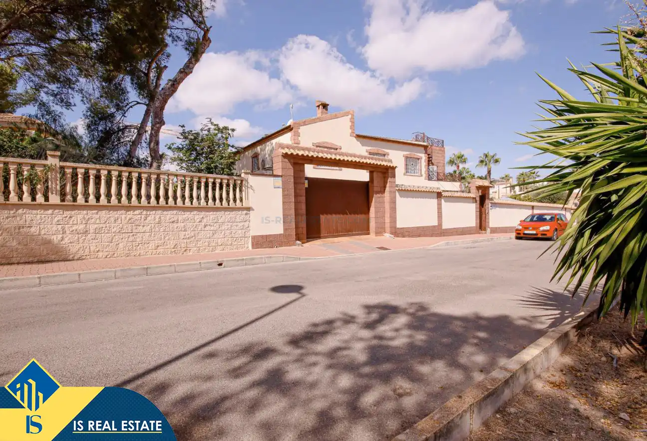 Chalet con terraza en venta en Los Balcones - Los Altos, imagen 39