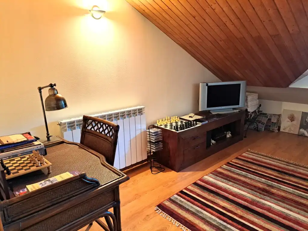 Sala de estar de Dúplex en venta en Alp con Calefacción, Trastero y Amueblado