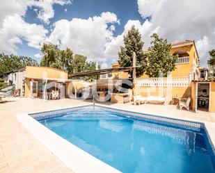 Vista exterior de Casa o xalet en venda en Alicante / Alacant amb Aire condicionat, Terrassa i Piscina