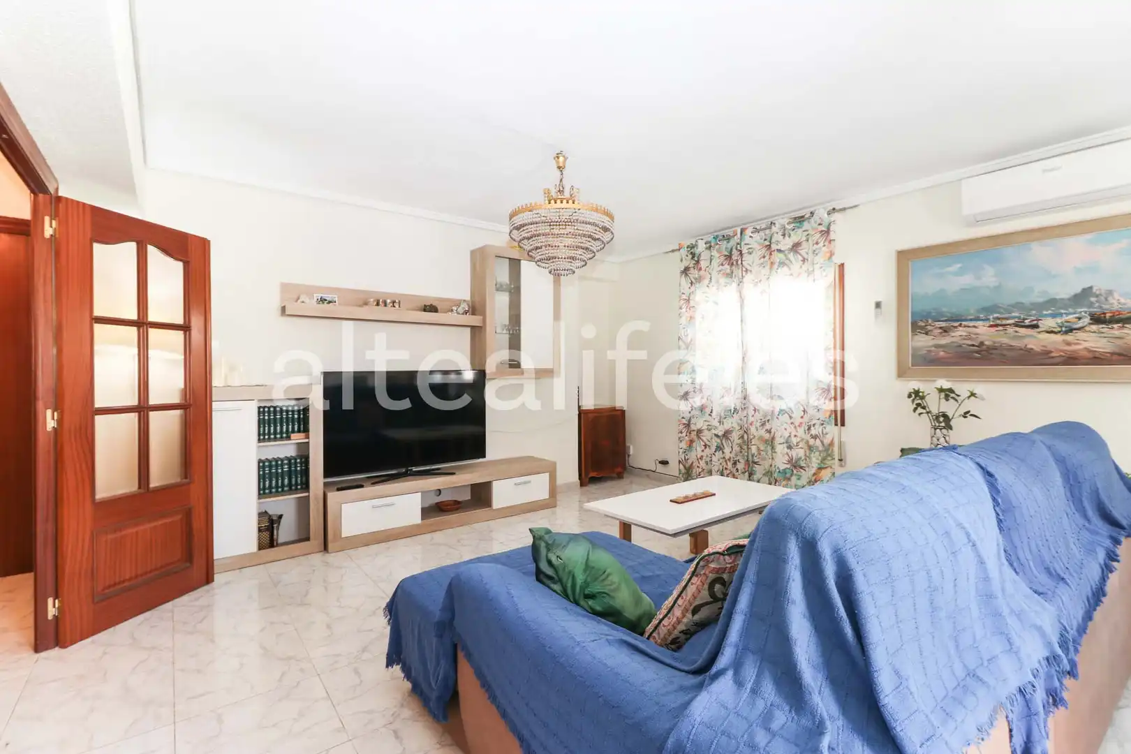 Wohnzimmer von Dachboden zum Verkauf in Benidorm mit Klimaanlage und Terrasse