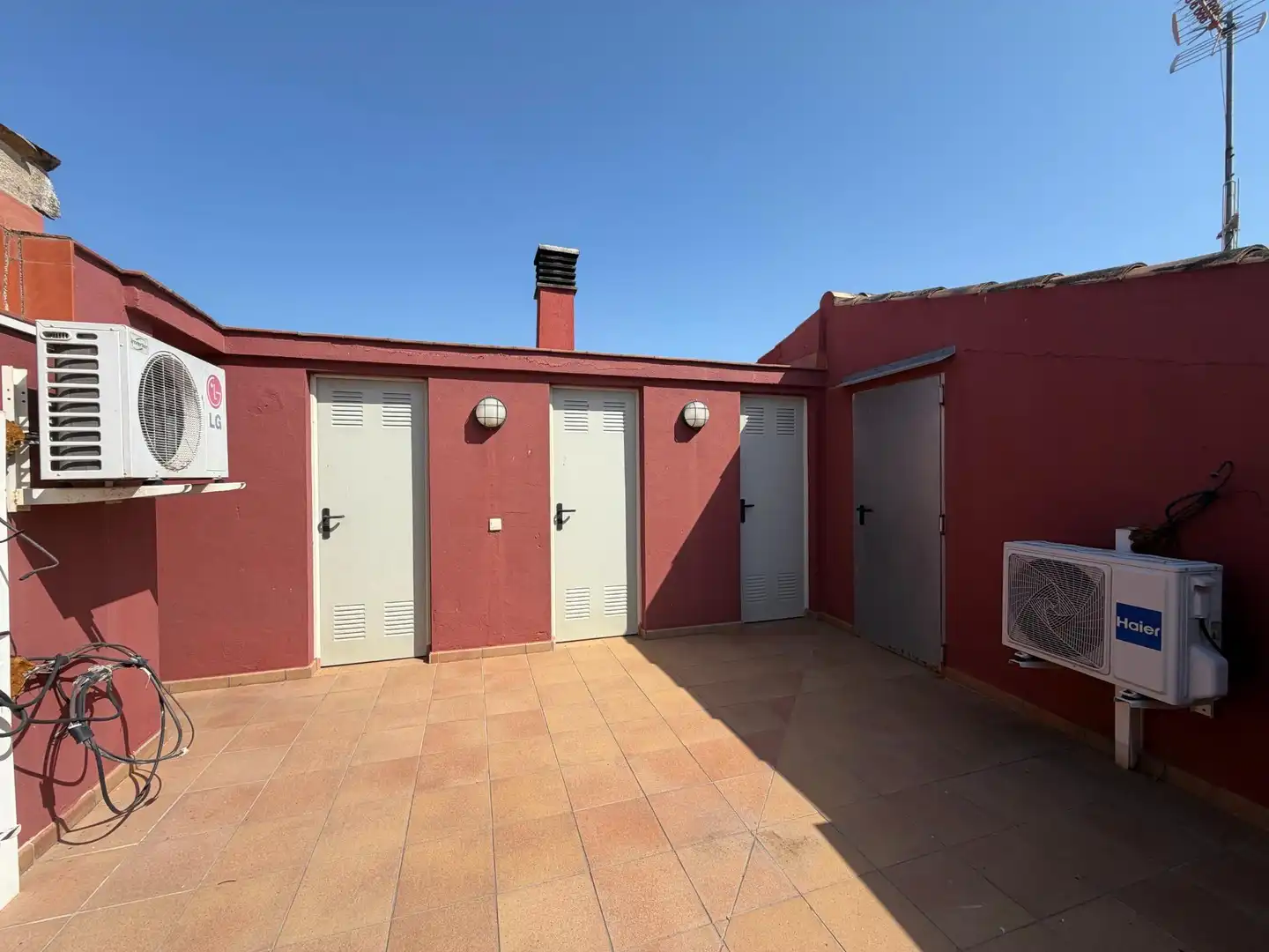 Vista exterior de Piso en venta en Castelló d'Empúries con Parquet y Trastero
