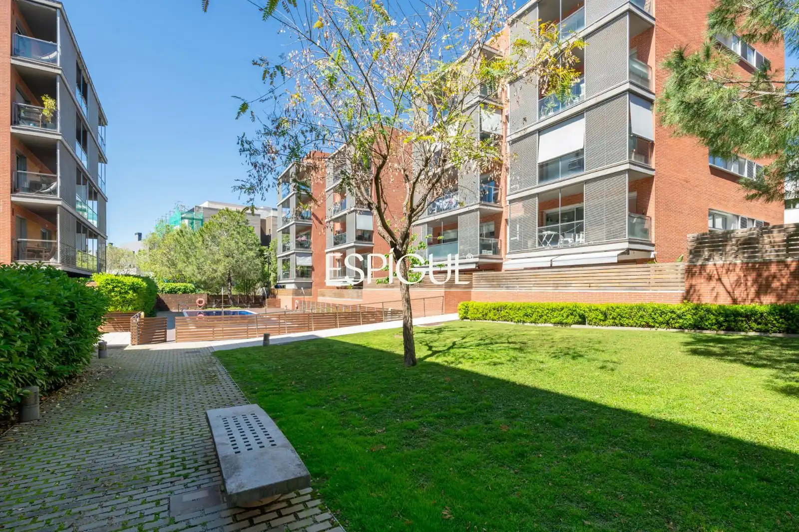 Exterior view of Flat for sale in Sant Cugat del Vallès  with Air Conditioner, Heating and Parquet flooring