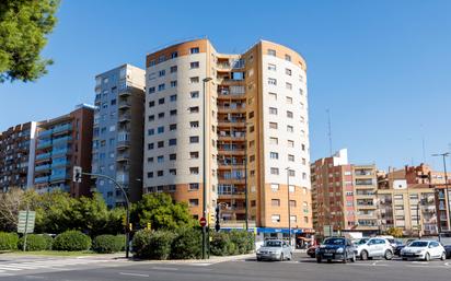 Vista exterior de Pis en venda en  Zaragoza Capital amb Terrassa