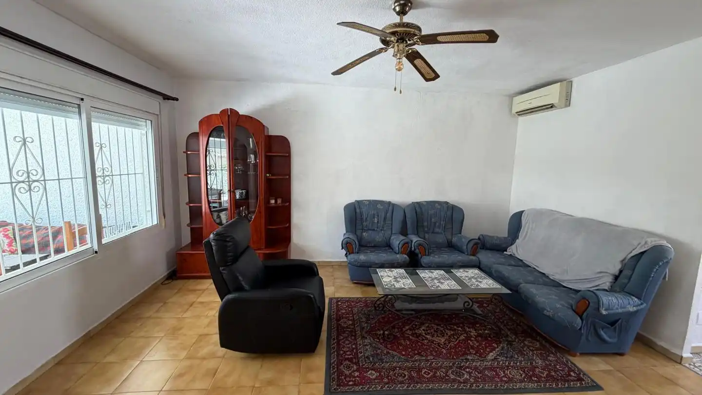 Sala de estar de Dúplex en venta en Torrevieja con Aire acondicionado, Jardín privado y Terraza