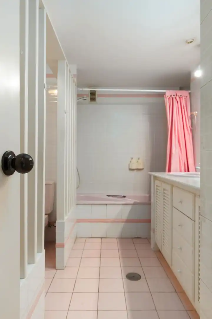 Badezimmer von Dachboden zum Verkauf in Marbella mit Klimaanlage, Terrasse und Möbliert