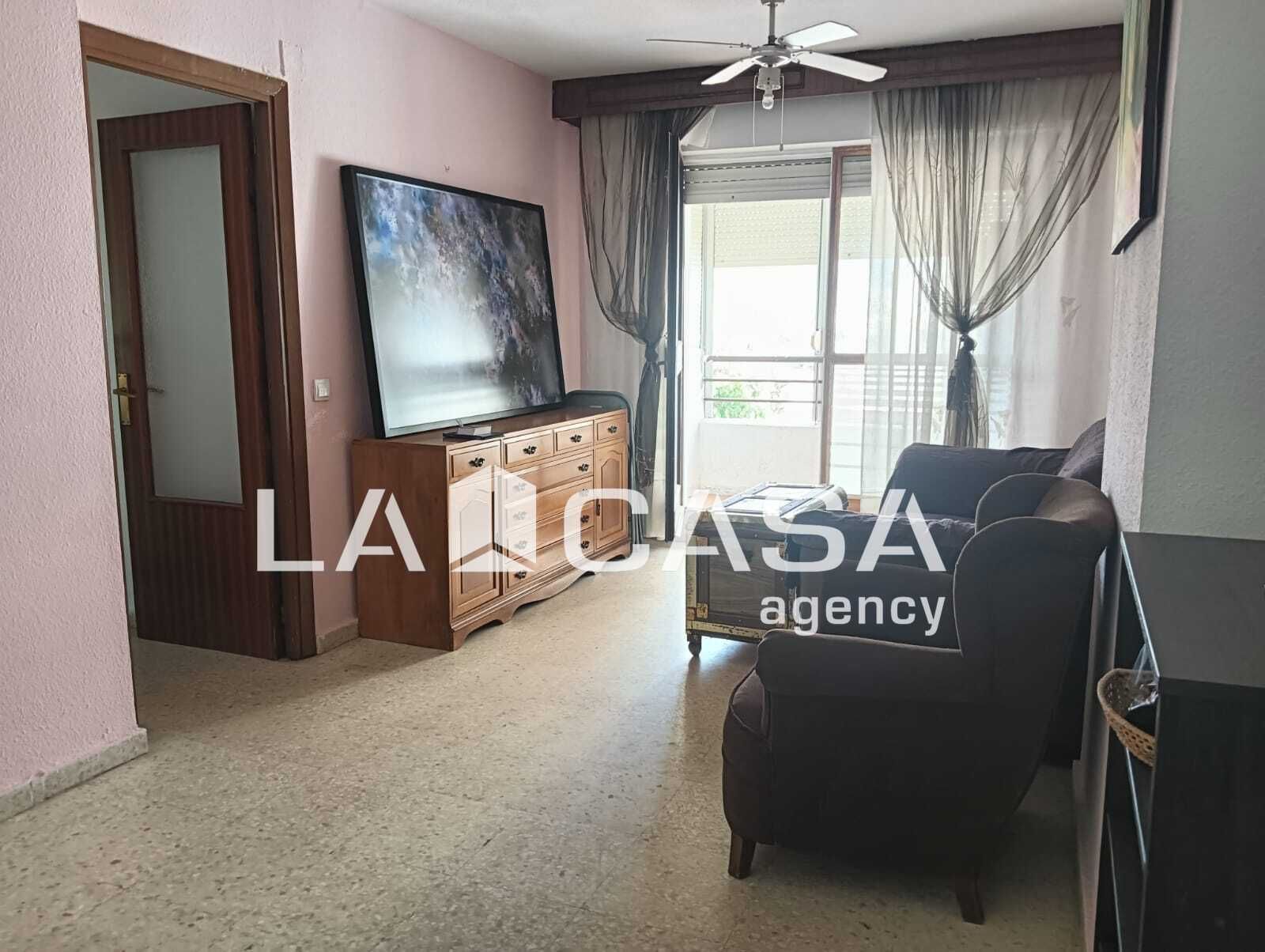 Sala d'estar de Pis en venda en Algeciras amb Balcó