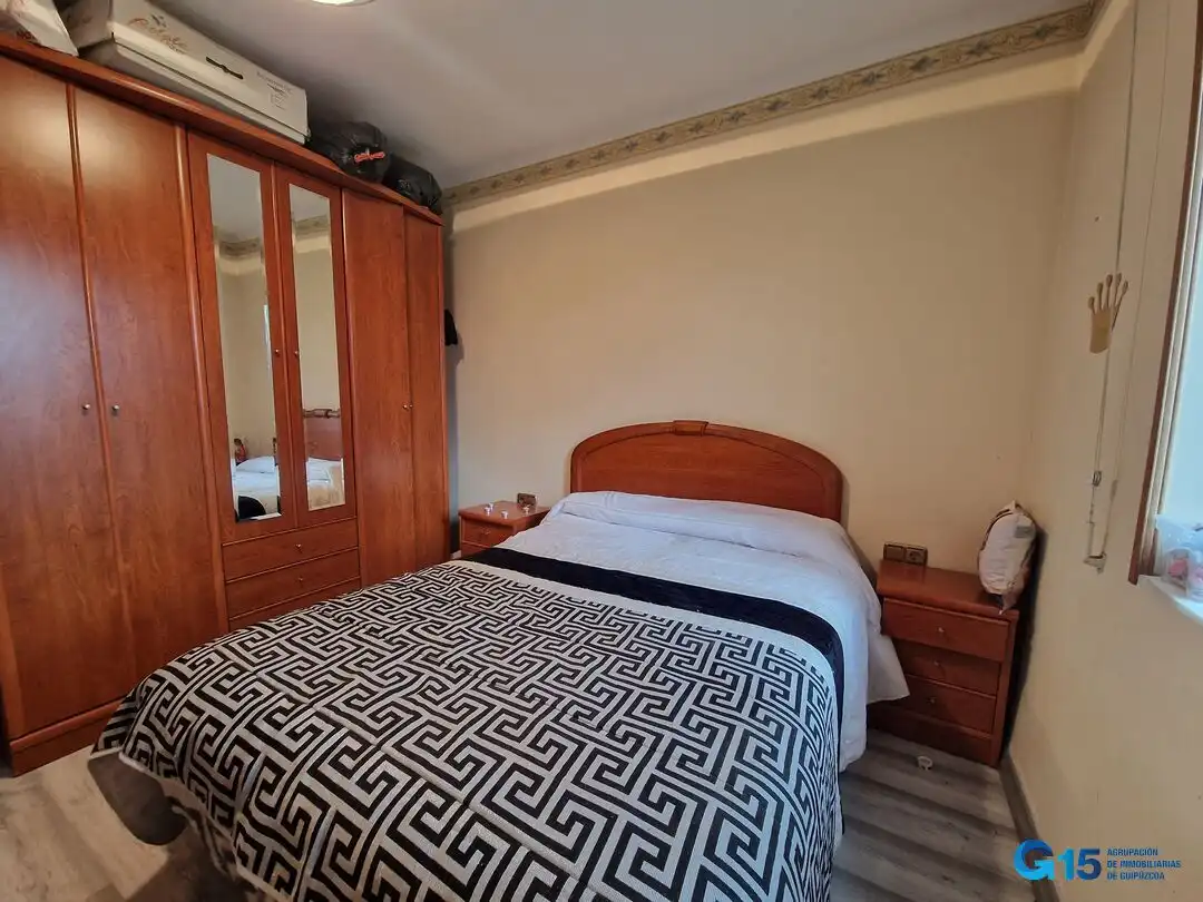 Schlafzimmer von Wohnung zum Verkauf in Errenteria