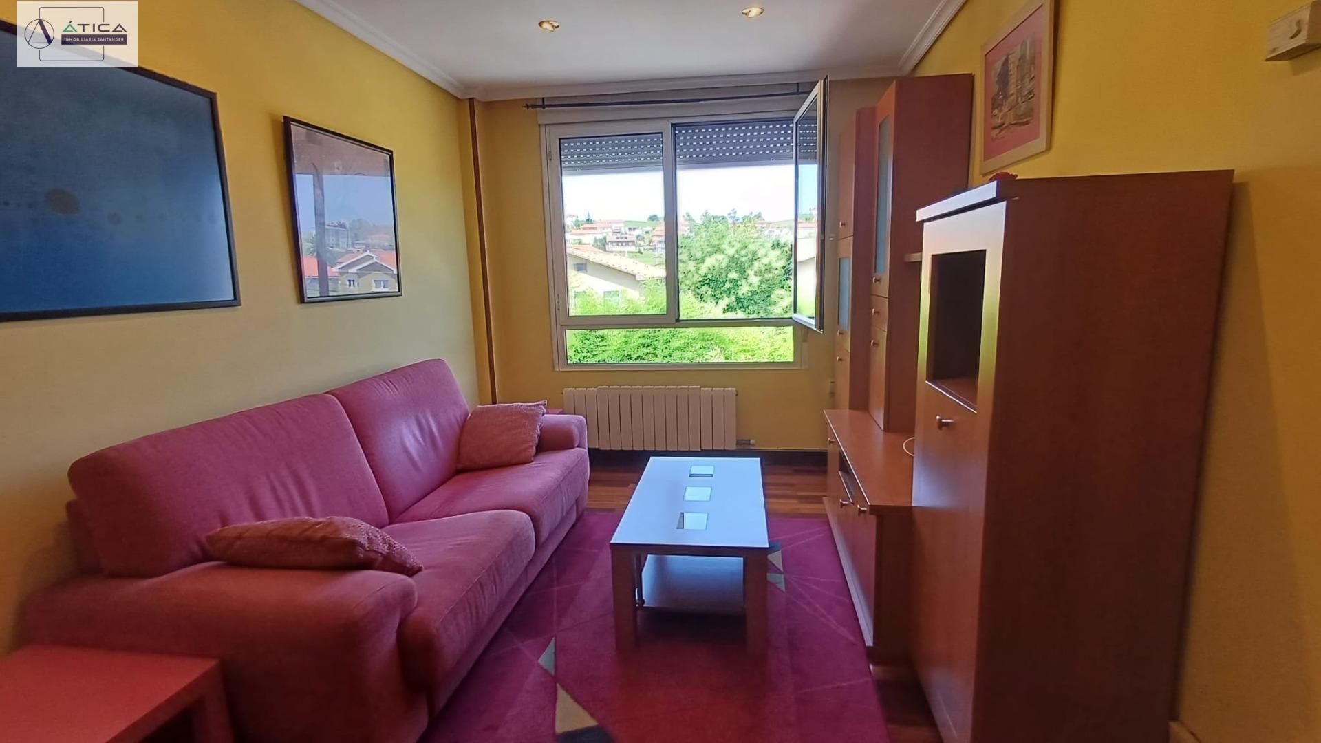 Sala d'estar de Dúplex en venda en El Astillero   amb Calefacció