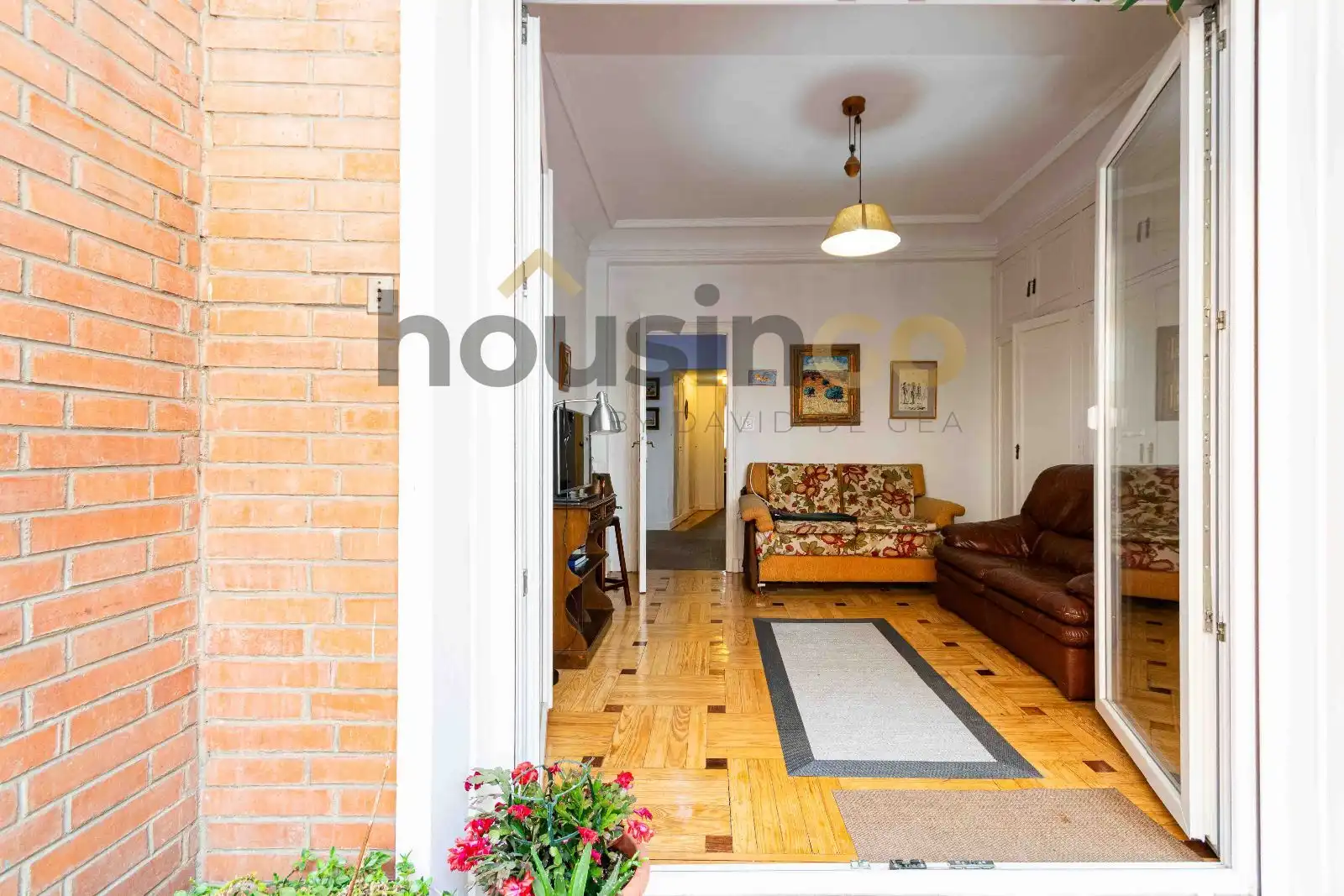 Exterior view of Flat for sale in Madrid  with Heating, Terrace and Storage room