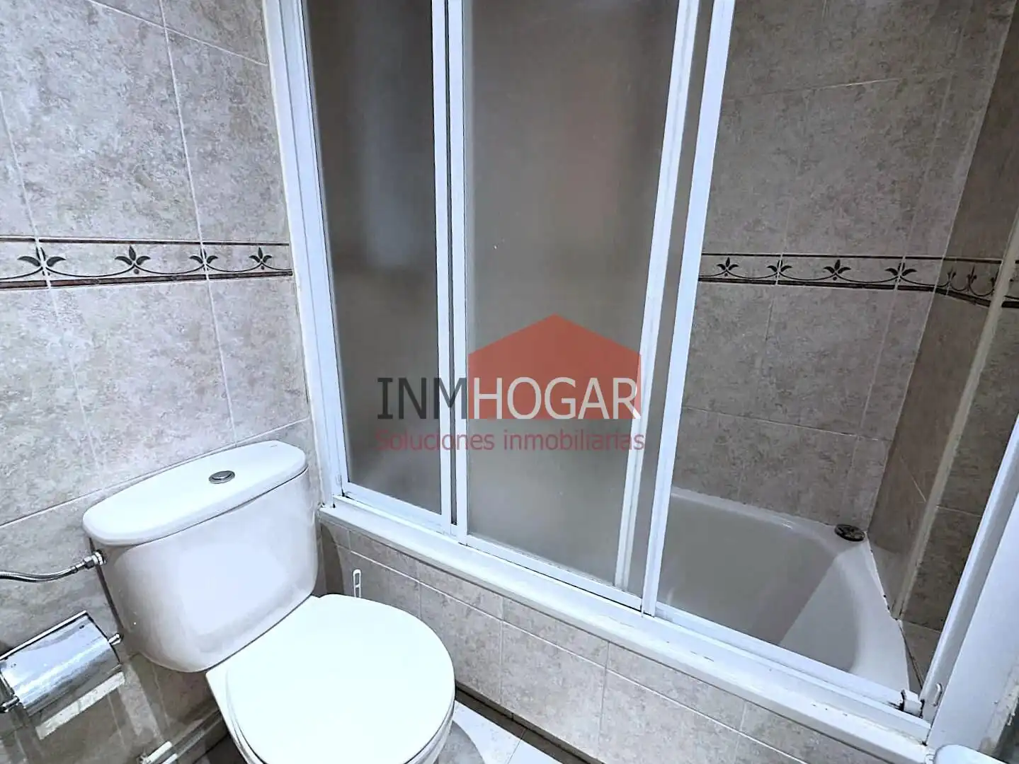 Baño de Apartamento en venta en Ávila con Calefacción, Trastero y Amueblado