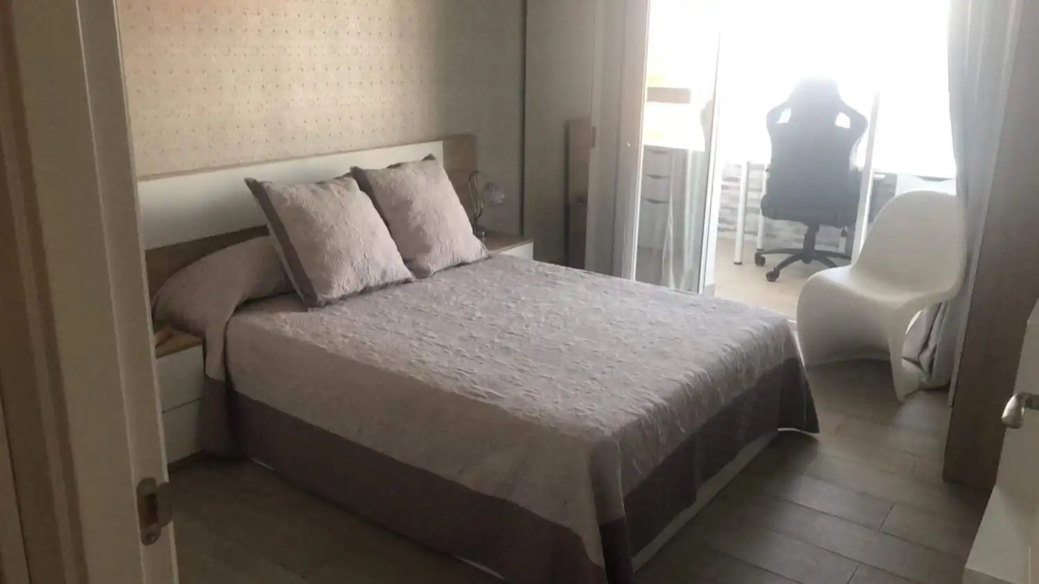 Habitación de Apartamento en venta en Sotogrande con Aire acondicionado, Calefacción y Terraza