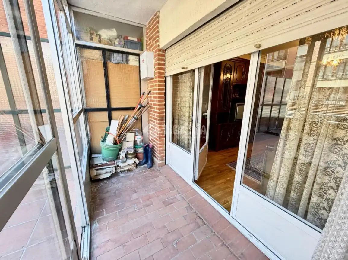 Terrassa de Pis en venda en León Capital  amb Calefacció, Parquet i Terrassa