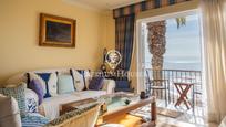 Sala d'estar de Apartament en venda en Sitges amb Aire condicionat, Terrassa i Balcó