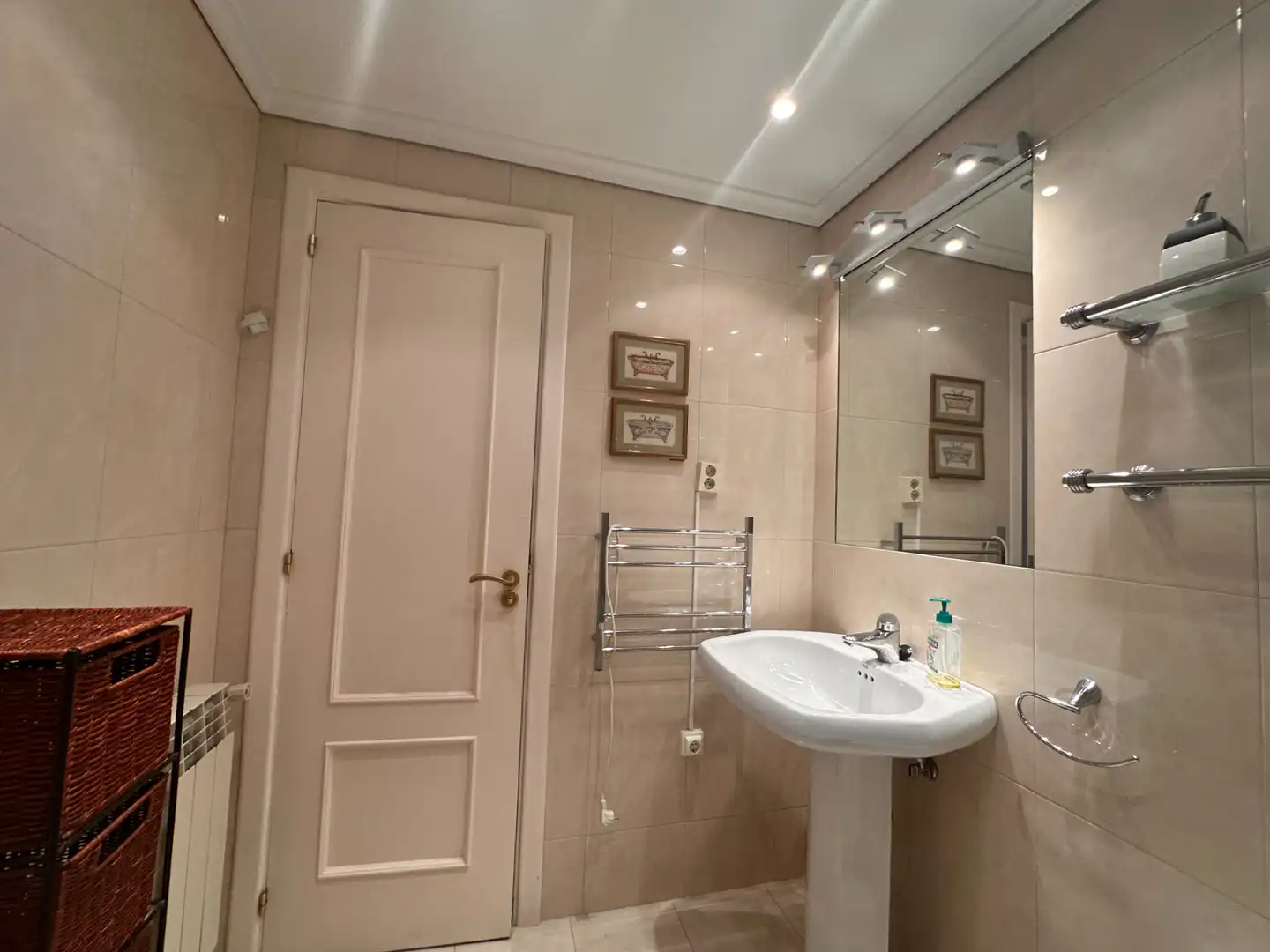 Bathroom of Flat for rent in Santander  with Heating, Parquet flooring and Terrace