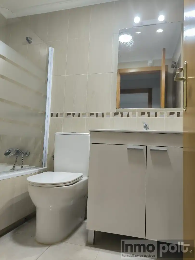 Baño de Piso de alquiler en Murcia