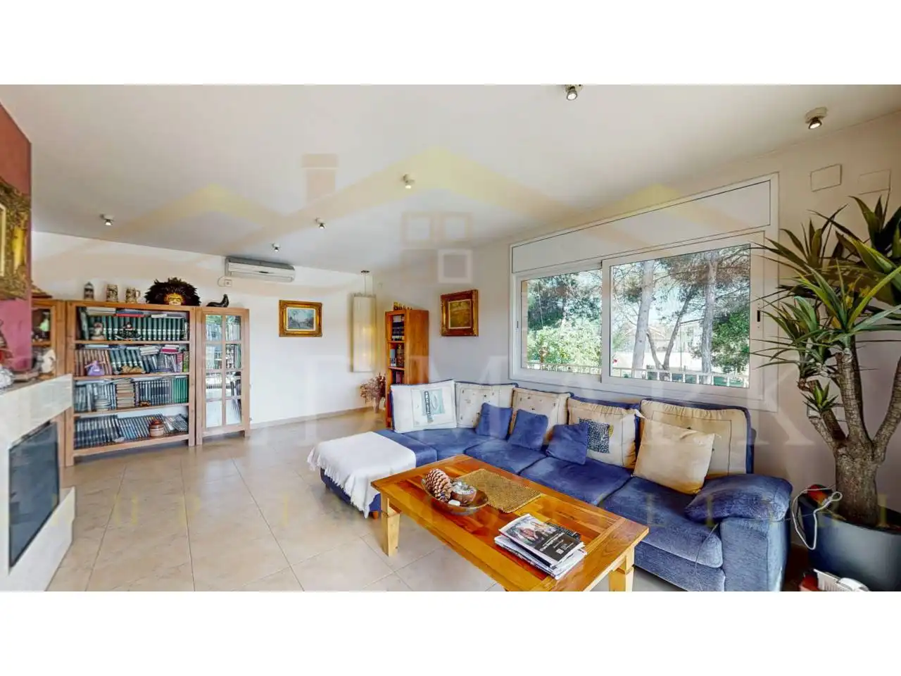 Sala d'estar de Casa o xalet en venda en Sabadell amb Aire condicionat, Jardí privat i Terrassa
