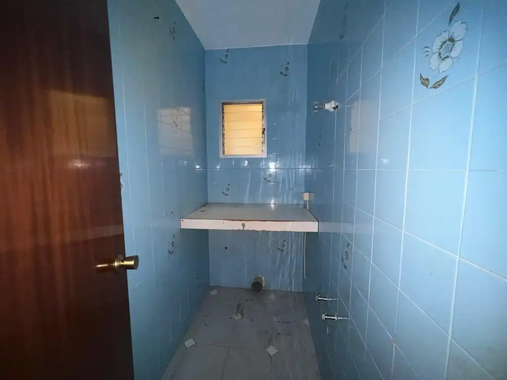 Bany de Pis en venda en Santa Bàrbara