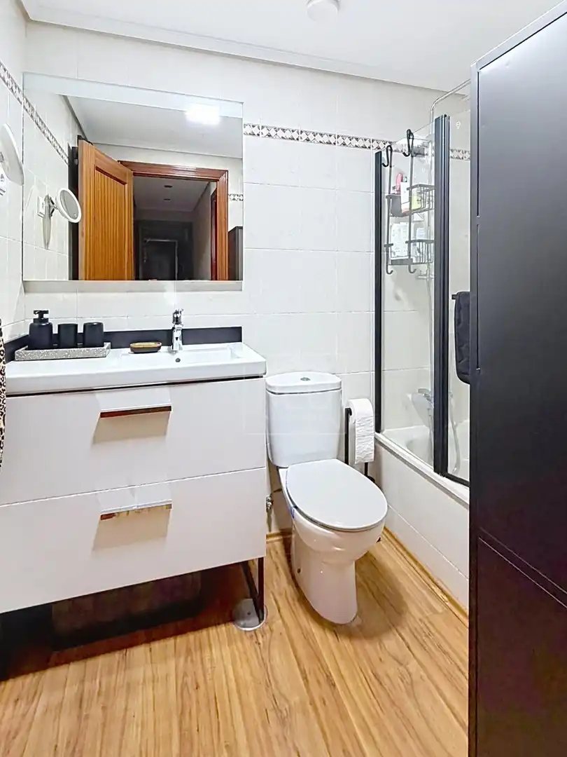Bathroom of Flat for sale in Pinto  with Air Conditioner, Heating and Terrace
